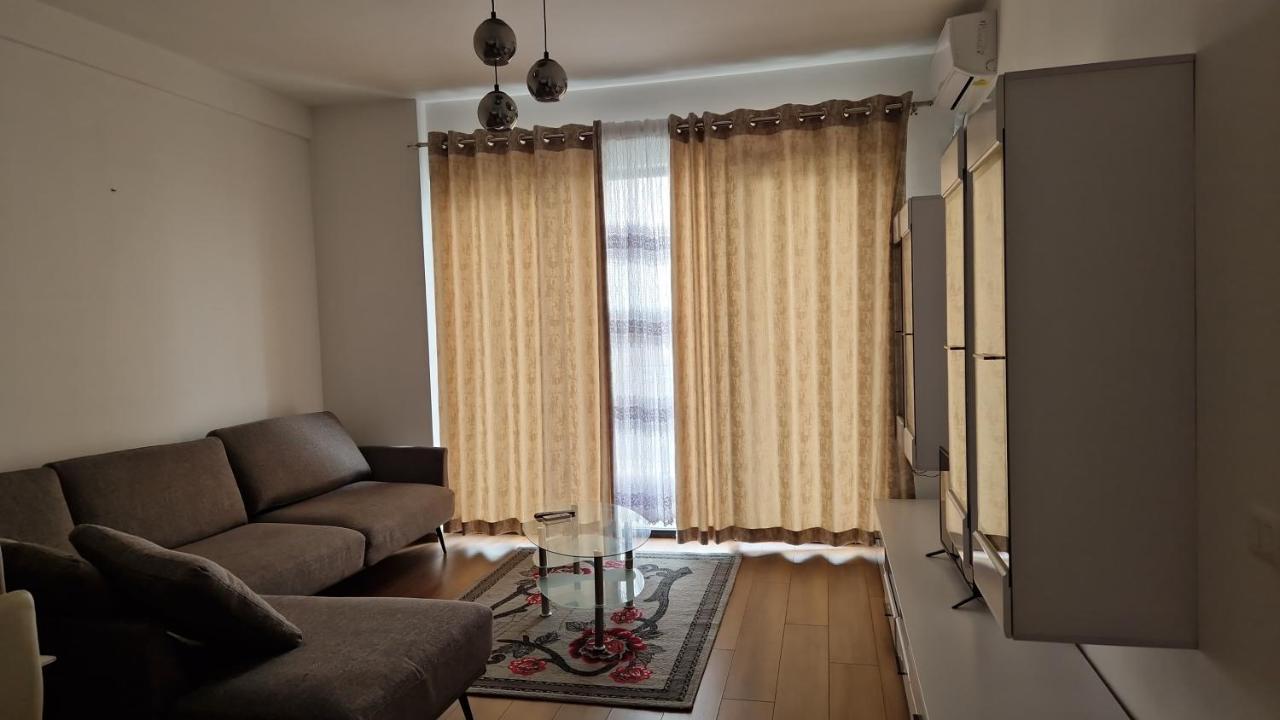Deluxe 9 Tirana